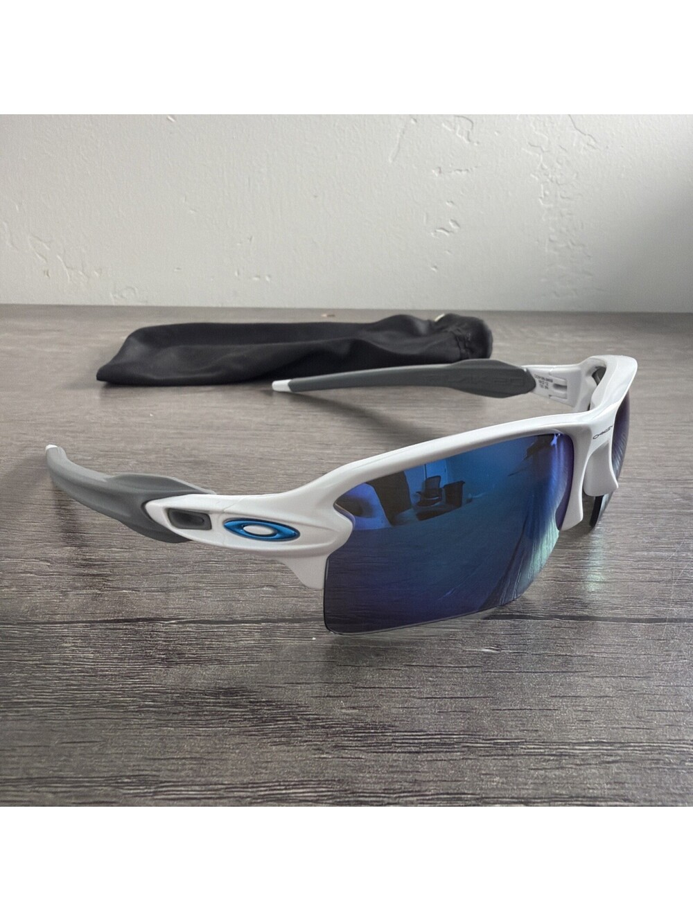 OAKLEY OO9188-9459 FLAK 2.0 XL Polished White w Prizm Sapphire Lenses-PRE-OWNED
